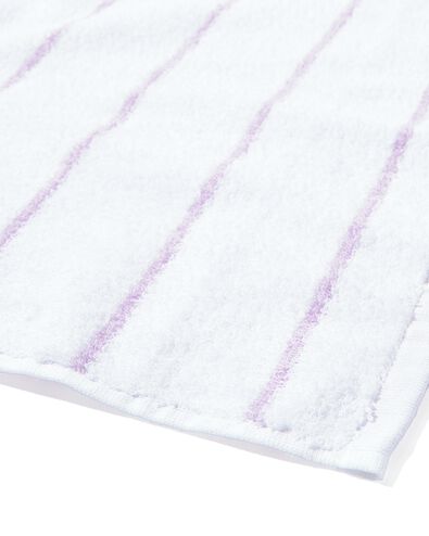 serviette de bain 60x110 qualit&eacute; &eacute;paisse blanche avec rayure lilas - 5254709 - HEMA
