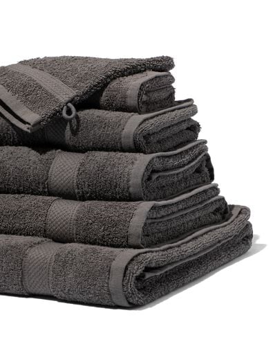 serviettes de bain - qualit&eacute; &eacute;paisse gris fonc&eacute; gris fonc&eacute; - 1000015180 - HEMA