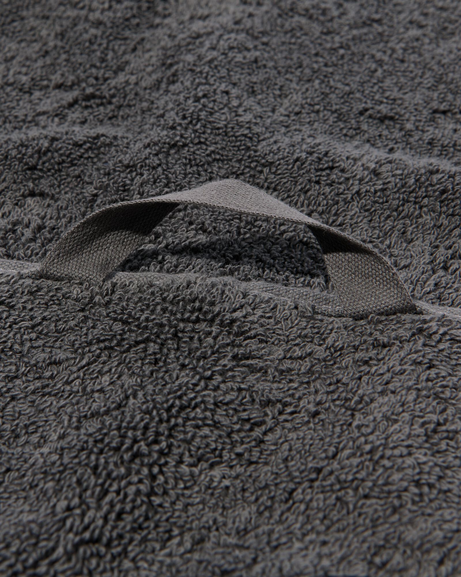 serviette de bain - 60 x 110 cm - qualité hôtel très douce - gris foncé uni gris foncé serviette 60 x 110 - 5220032 - HEMA