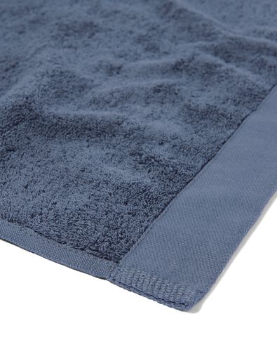 serviettes de bain - hôtel extra doux bleu moyen petite serviette - 5250356 - HEMA