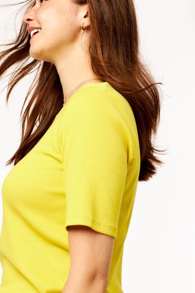 t-shirt femme côtelé jaune - 1000024813 - HEMA