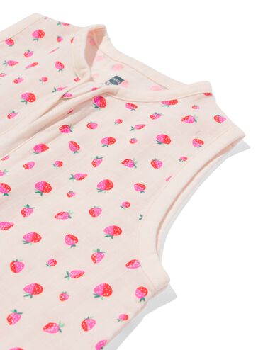 babyslaapzak mouwloos mousseline 0.5tog aardbeien lichtroze lichtroze - 33302060LIGHTPINK - HEMA