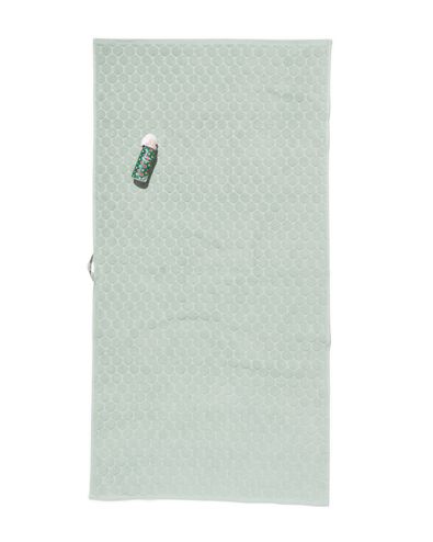 handdoek - 70 x 140 cm - zware kwaliteit - poedergroen gestipt lichtgroen handdoek 70 x 140 - 5210086 - HEMA