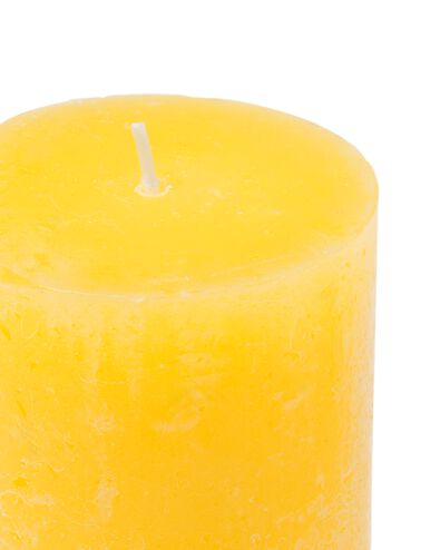 bougie rustique 7x8 jaune clair jaune clair 7 x 8 - 13502793 - HEMA