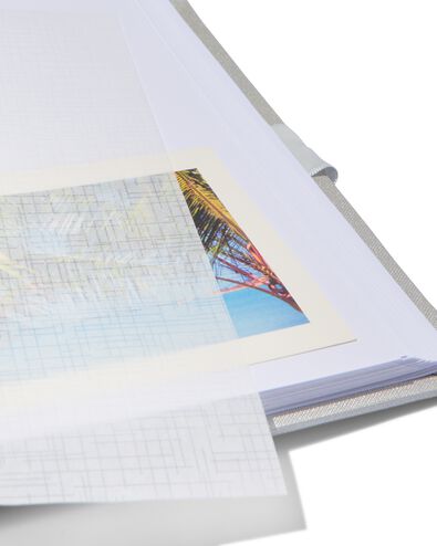 Fotoalbum mit Schleife, 24 x 24.5 cm, Leinen, silbern - 14633313 - HEMA