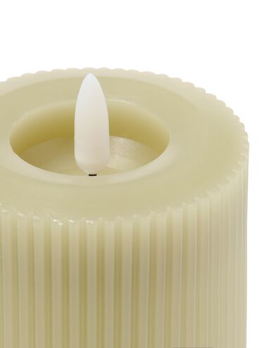 bougie nervur&eacute;e LED avec cire &Oslash;7.5x10 vert clair - 13550053 - HEMA