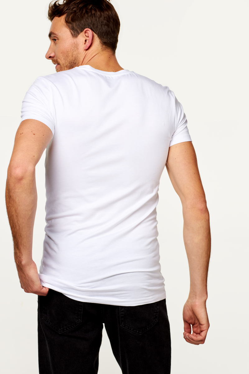 Herren-T-Shirt, Slim Fit, V-Ausschnitt , extralang, Bambus weiß weiß - 1000016220 - HEMA
