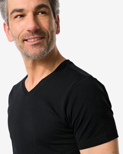 heren t-shirt slim fit v-hals extra lang zwart - 1000009853 - HEMA