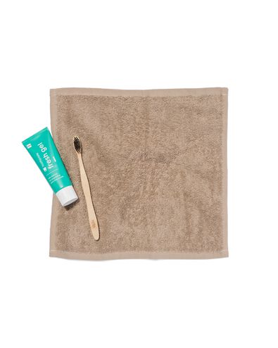 4 serviettes pour le visage 30x30 taupe - qualit&eacute; &eacute;paisse taupe d&eacute;barbouillettes 30 x 30 - 5200236 - HEMA