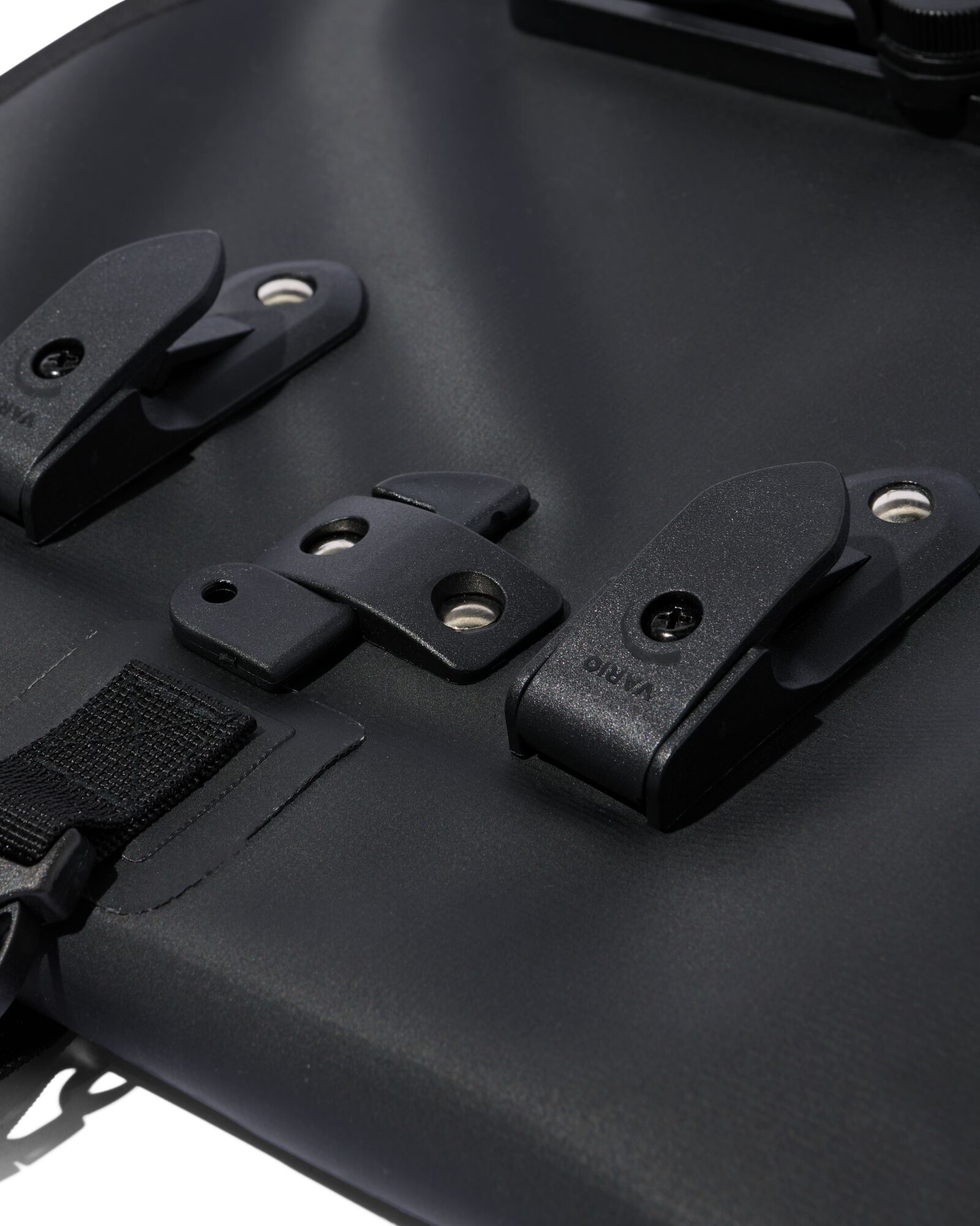 sacoche v&eacute;lo imperm&eacute;able 32L 58x33x17 noir - 41150061 - HEMA