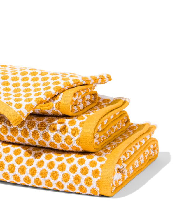 serviettes de bain - qualité épaisse - à pois jaune ocre jaune ocre - 1000015149 - HEMA