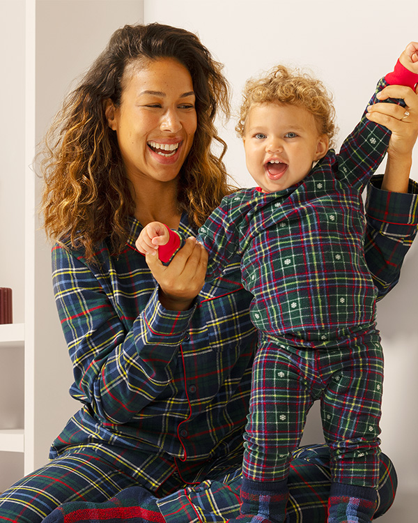 baby War Child pyjama's en sokken